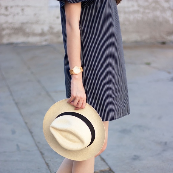 NWOT Banana Republic Off the Shoulder Dress - Picture 4 of 6